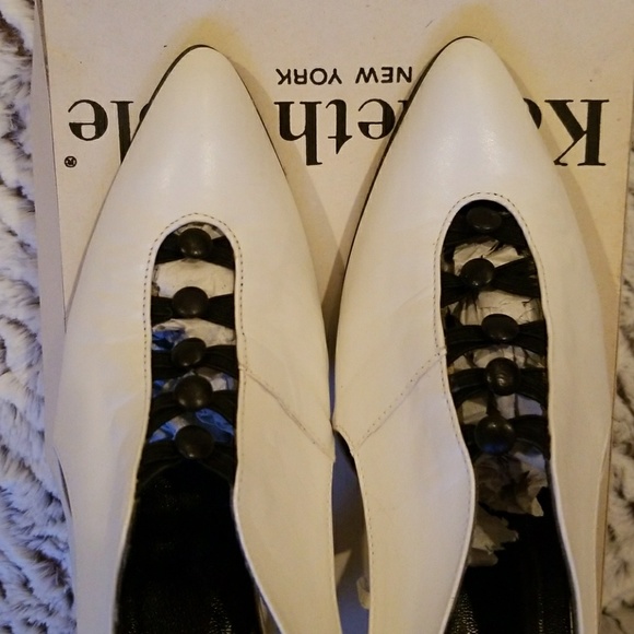 Kenneth Cole New York Lauren Button Heel - Picture 2 of 8